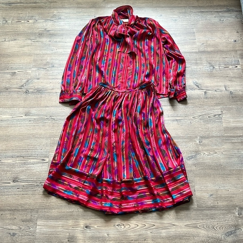 Adolph Schuman for Lilli Ann Women's Red and Colorful Silky 2-Piece Skirt Set